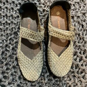 Bernie Mev Mary Jane Flats/ Gold Color/ Size EU 39
